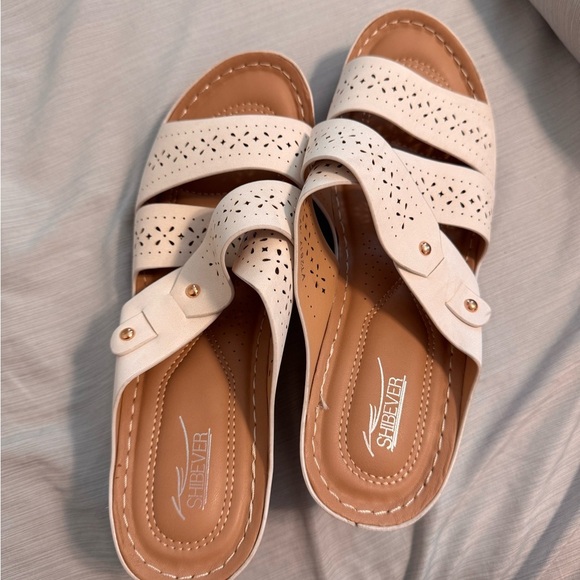 Shoes - Women's Cream Sandals